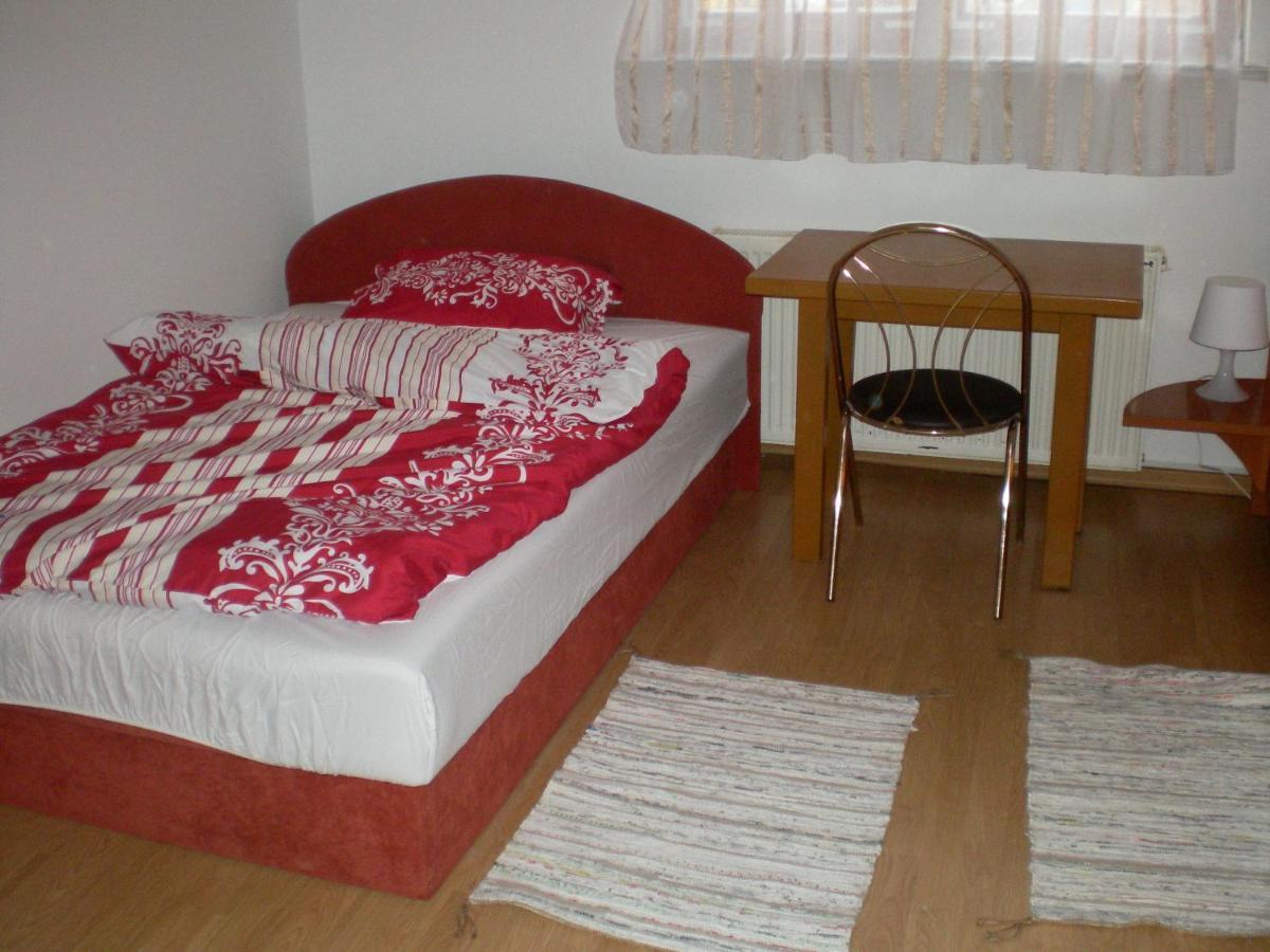 Hostel Piero ลูบลิยานา ภายนอก รูปภาพ